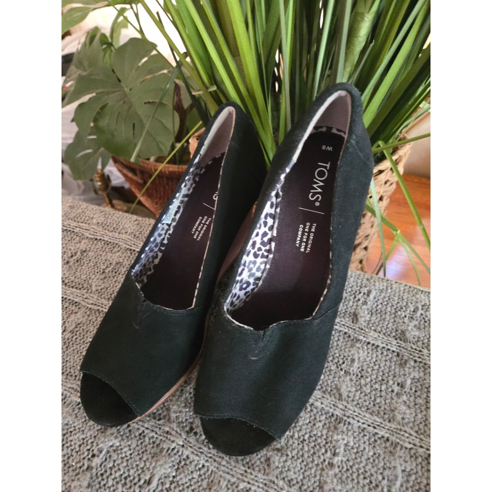 TOMS Wonens Black Suede Peep Toe Wedge Heels Leopard Print Lining Size 8